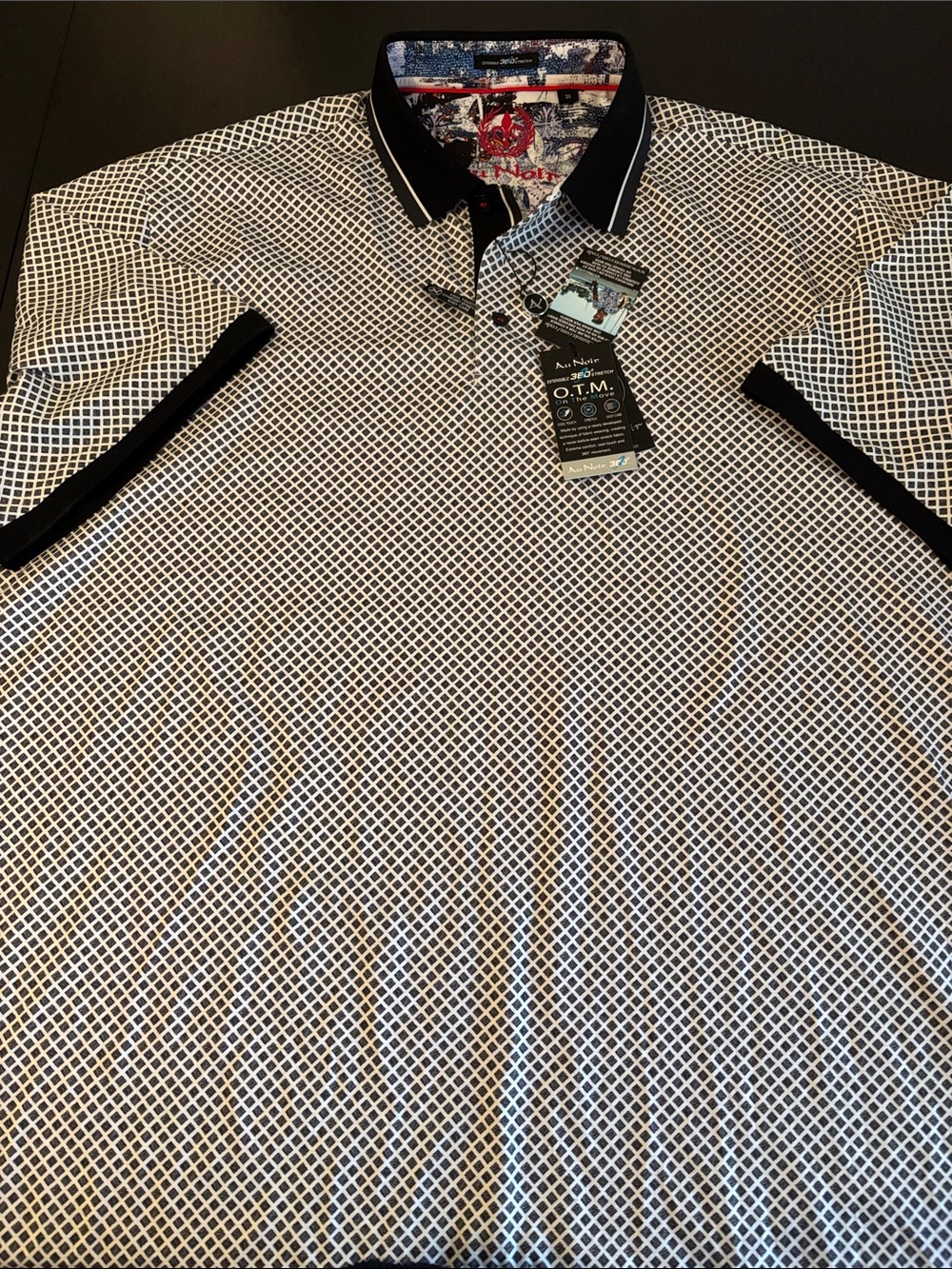 NWT Au nOir Men cotton golf shirt. Black and White Geometric